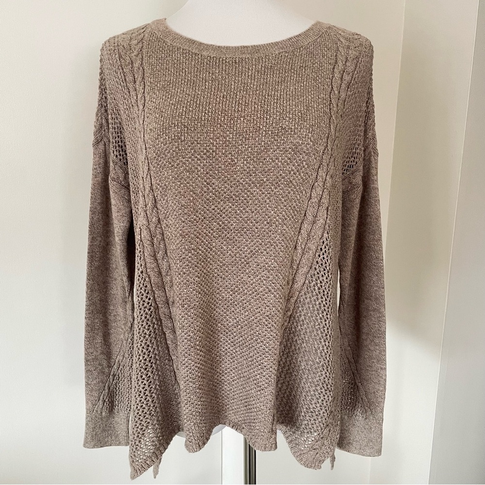 American Eagle Outfitters Women’s Brown Cable Knit Sweater Size M